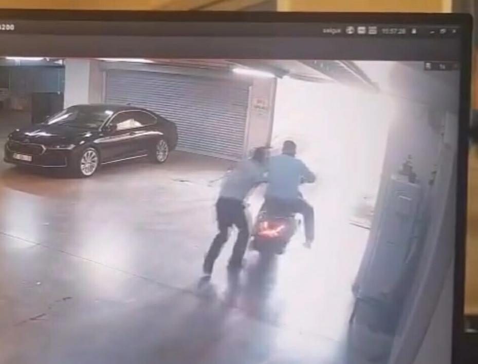 İzmir'de Belediye Başkanı'na Silahlı Saldırı ve Gelişen Olaylar