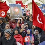 Tunuslular muhaliflerin serbest bırakılmasını ve adil başkanlık seçimlerini protesto etti