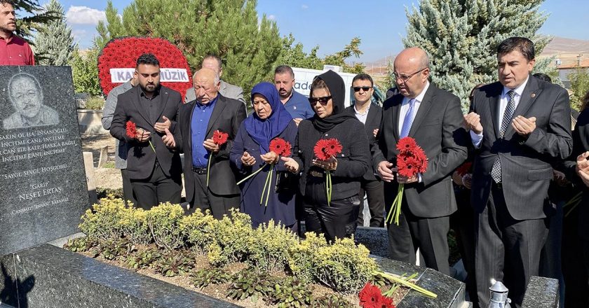 Ölümünün 12’nci yılında mezarı başında “Bozkırın Dizen’i” anıldı