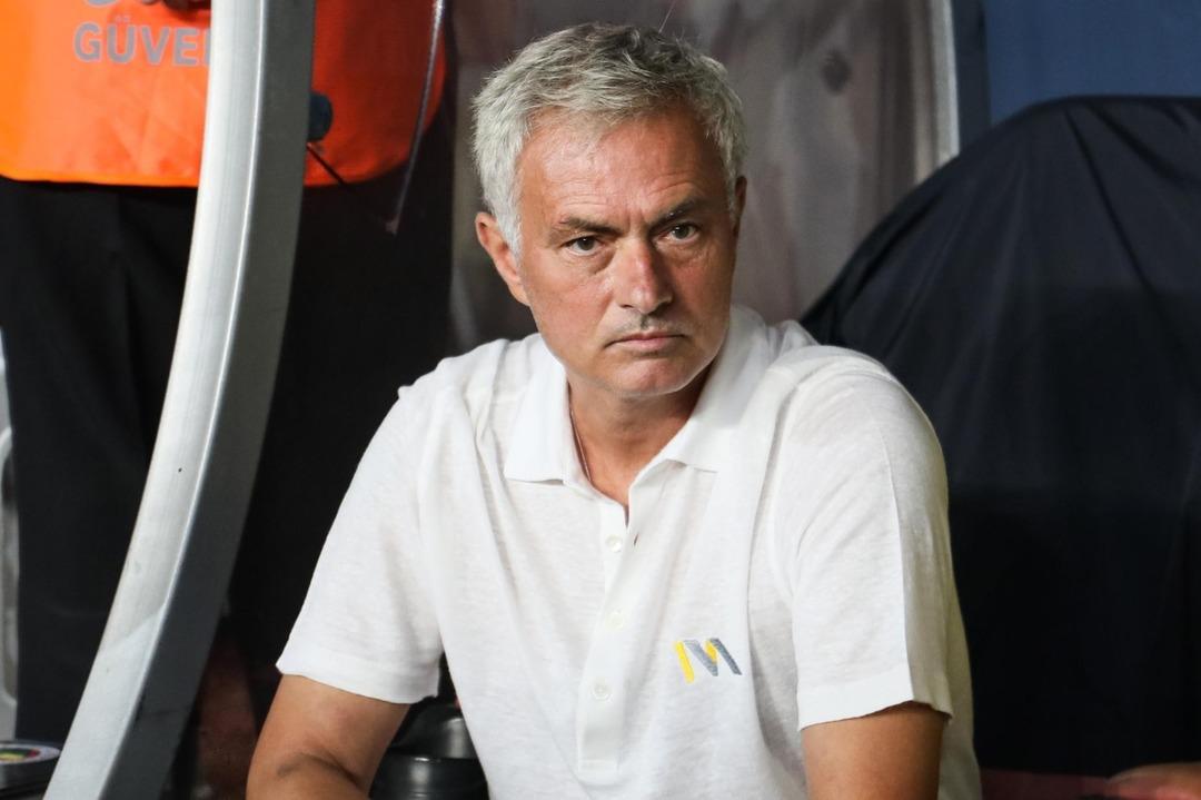 Fenerbahçe tarafından gönderilen Jose Mourinho ilk kez konuştu! Ali Koç Bir Kelimeler Etkinliği: Ayrıldığımdan beri konuştu ... 3