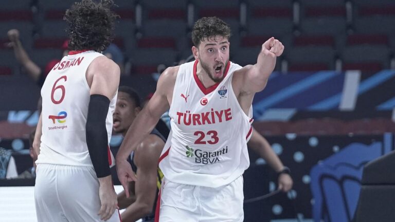 12 Dev Adam’ın çeyrek finaldeki rakibi Polonya oldu