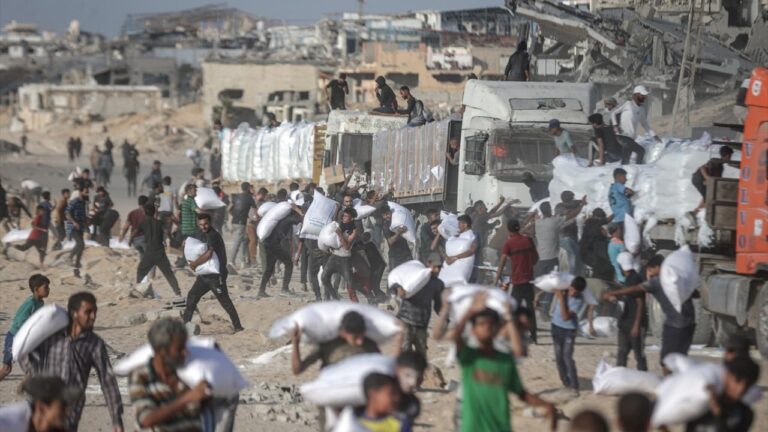 Gazze’de katil İsrail açlığı silaha çevirdi